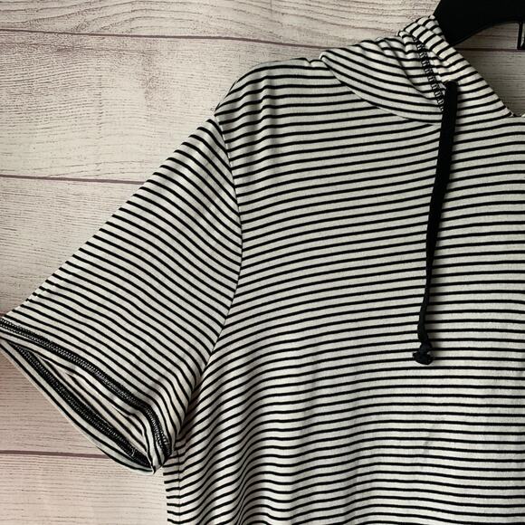 Sunday Black and White Striped Hoodie Short Sleeve Shirt Kangaroo Pocket Size L - Picture 13 of 16